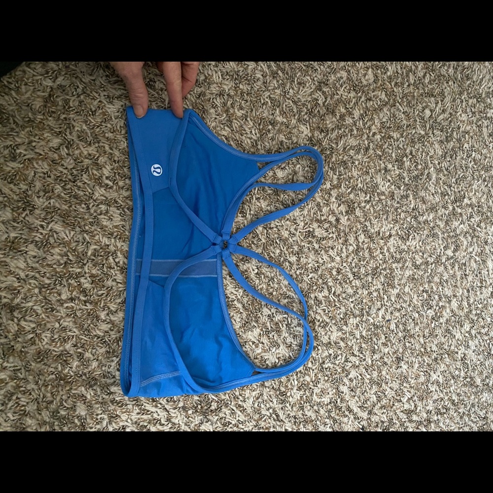 Lululemon size 6 sports bra